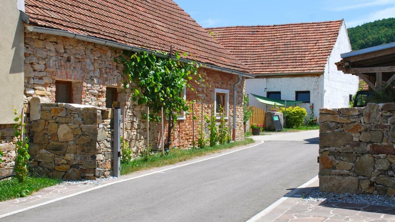 Weingut Jakob'S Ruhezeit Mautern Exterior photo